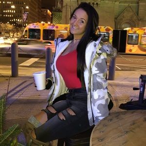 Meet your Posher, Tori